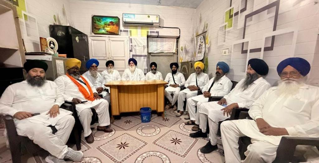 Important Meeting of Akal Panthak Morcha at Gurdwara Sri Ajitsar Sahib Opposition to Government Interference in Sikh Affairs